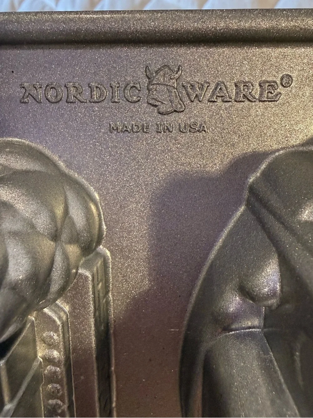 Nordic Ware Gingerbread House Duet Cake Pan Silver Holiday Bakeware 5 Cup NEW